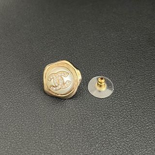 CHANEL(ピアス(片耳用))のフリマアイテム一覧 CHANEL(ピアス(片耳用))のフリマアイテム一覧