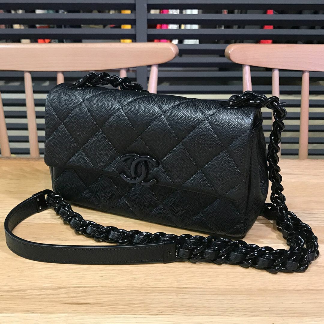 CHANEL - 超美品 シャネル マトラッセ スモール フラップ チェーンショルダーバッグ 黒