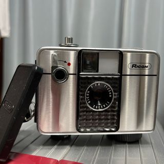 RICOH - リコーオートハーフ カメラ レトロ ストロボの通販 by RICOH - リコーオートハーフ カメラ レトロ ストロボの通販 by