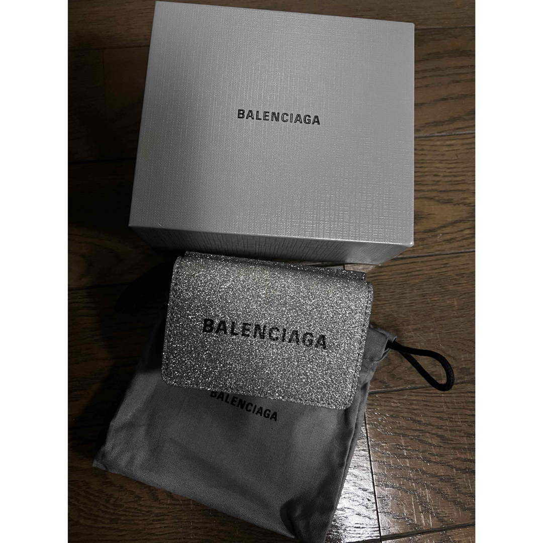 BALENCIAGA - ほぼ未使用 BALENCIAGA シルバー 三つ折り財布の BALENCIAGA - ほぼ未使用 BALENCIAGA シルバー 三つ折り財布の