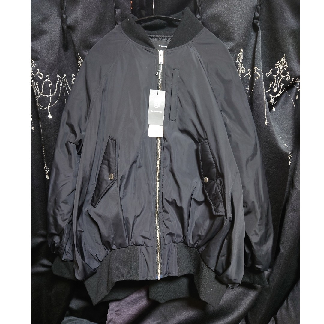 UNDERCOVER(アンダーカバー)のGU × UNDERCOVER コラボ オーバーサイズ MA-1ブルゾン XL レディースのジャケット/アウター(ブルゾン)の商品写真