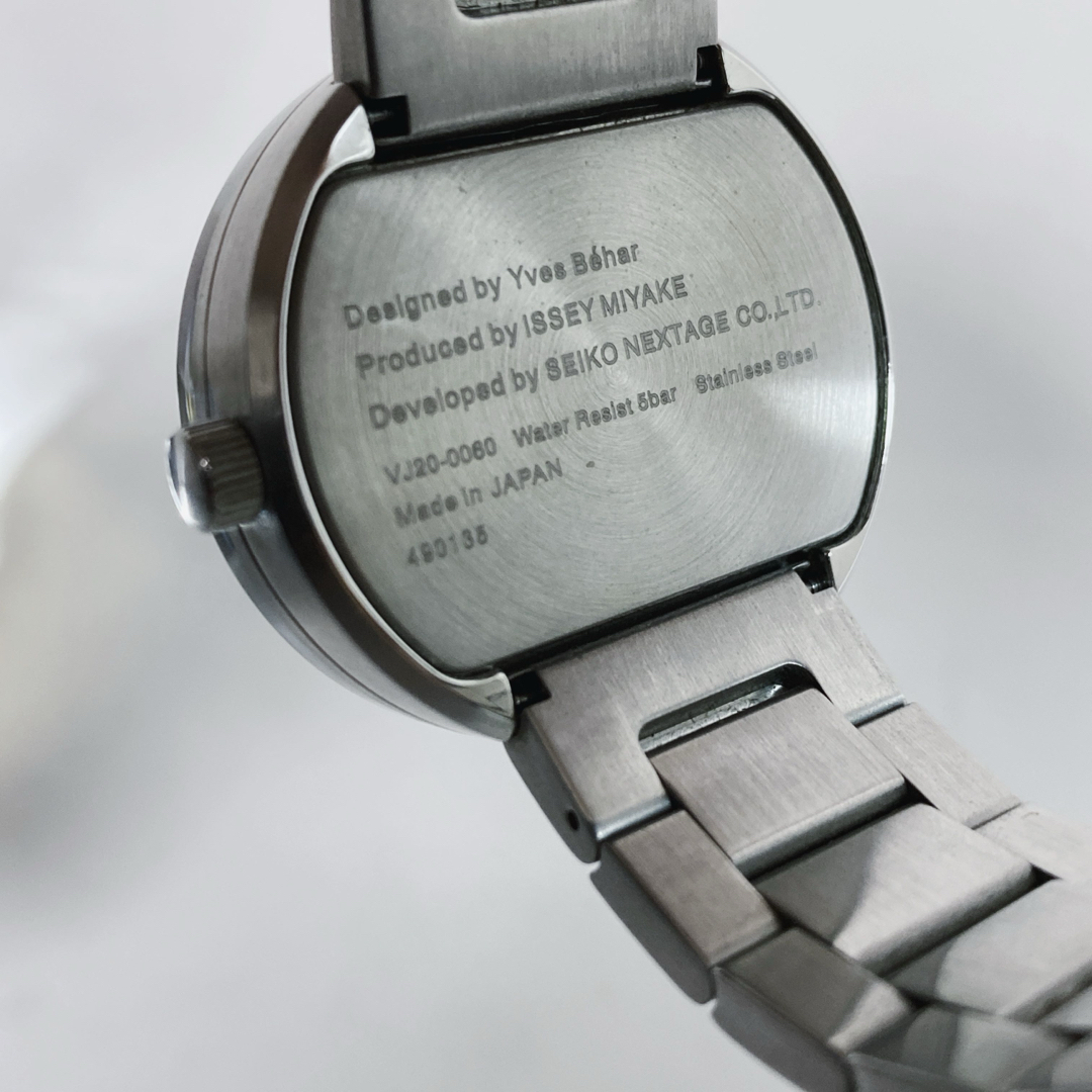 ISSEY MIYAKE - 希少 ISSEY MIYAKE VUE 腕時計 ホワイト 白 VJ20 ISSEY MIYAKE - 希少 ISSEY MIYAKE VUE 腕時計 ホワイト 白 VJ20
