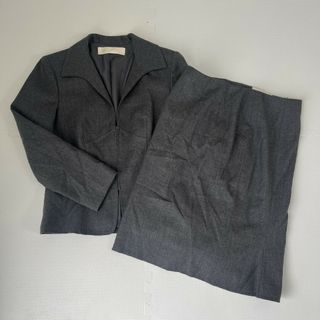 VALENTINO - 美品 ☆バレンチノ VALENTINO セットアップ スーツ VALENTINO - 美品 ☆バレンチノ VALENTINO セットアップ スーツ