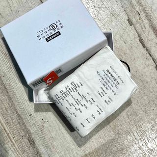 Supreme(折り財布)のフリマアイテム一覧 Supreme(折り財布)のフリマアイテム一覧