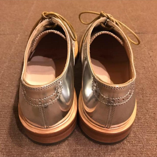 VALENTINO(ヴァレンティノ)の美品 Alexander McQueen メタリック レザーシューズ  メンズの靴/シューズ(ブーツ)の商品写真