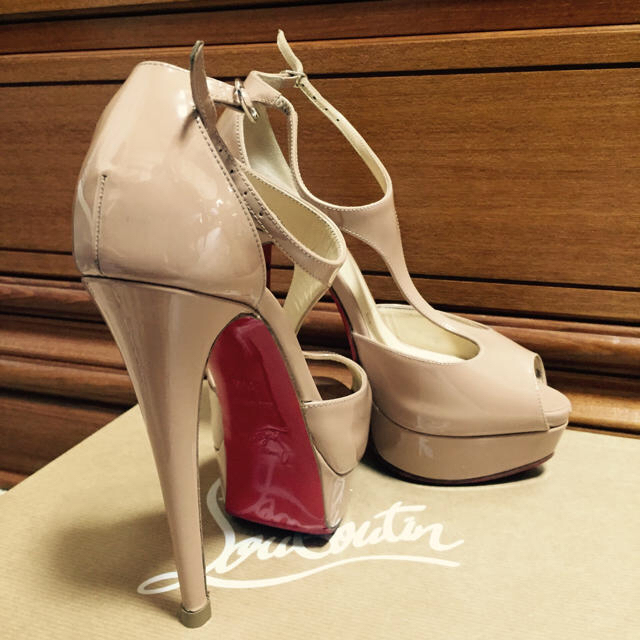 Christian 様専用の通販 by サリー's shop|クリスチャンルブタンならラクマ Louboutin - mopu 定番HOT