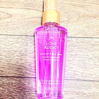 ヴィクトリアズシークレット(Victoria's Secret)の【限定品】VICTORIA'S SECRET ボディミスト 60ml(香水(女性用))