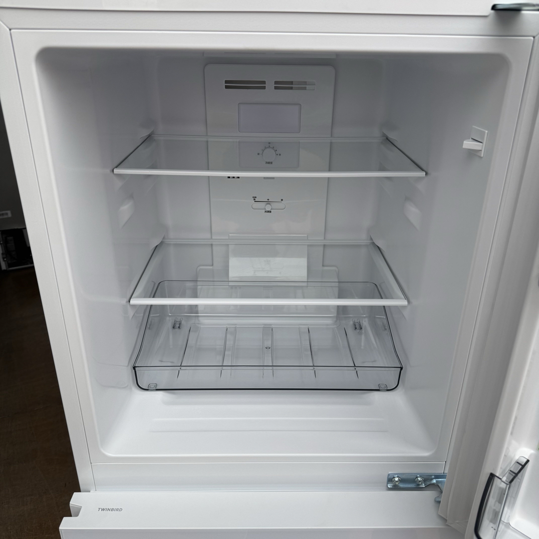 TWINBIRD - C7305☆2024年製☆ほぼ新品☆ツインバード 冷蔵庫 TWINBIRD - C7305☆2024年製☆ほぼ新品☆ツインバード 冷蔵庫