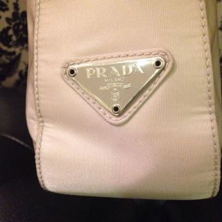 プラダ(PRADA)のプラダ❤︎上品ベージュバック(ハンドバッグ)