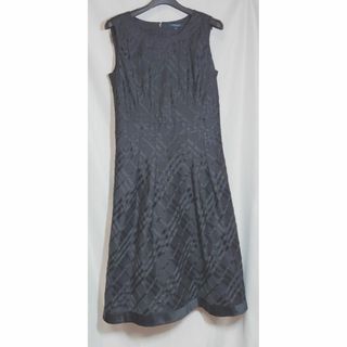 BURBERRY - バーバリー BURBERRY 黒チェックワンピース38 新品未 BURBERRY - バーバリー BURBERRY 黒チェックワンピース38 新品未