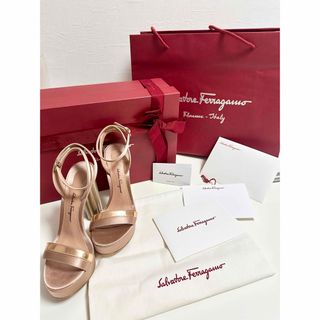 FERRAGAMO(サンダル)のフリマアイテム一覧 FERRAGAMO(サンダル)のフリマアイテム一覧