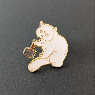 怒った白猫さん  ピンバッジ  N64-1 猫 ねこ(ブローチ/コサージュ)