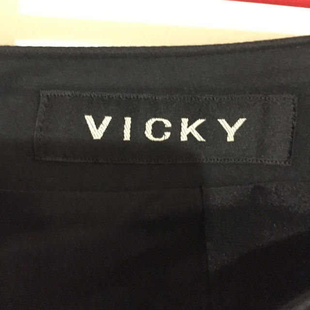 VICKY(ビッキー)の【 VICKY ビッキー 】シンプル膝丈タイト黒 レディースのスカート(ひざ丈スカート)の商品写真