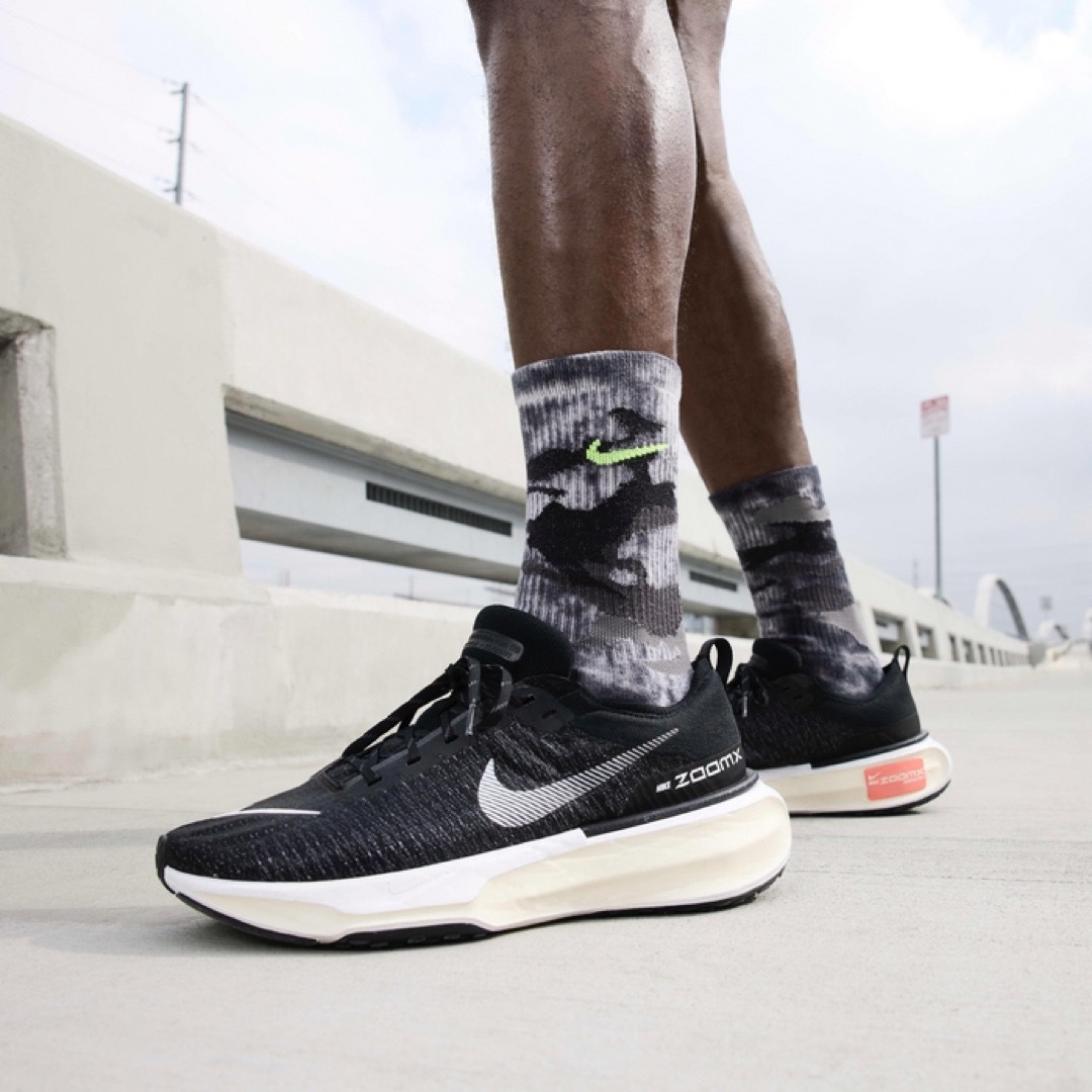 NIKE(ナイキ)の新品 ナイキ インヴィンシブルラン 3 ブラック グレー ホワイト 28.5 スポーツ/アウトドアのランニング(シューズ)の商品写真