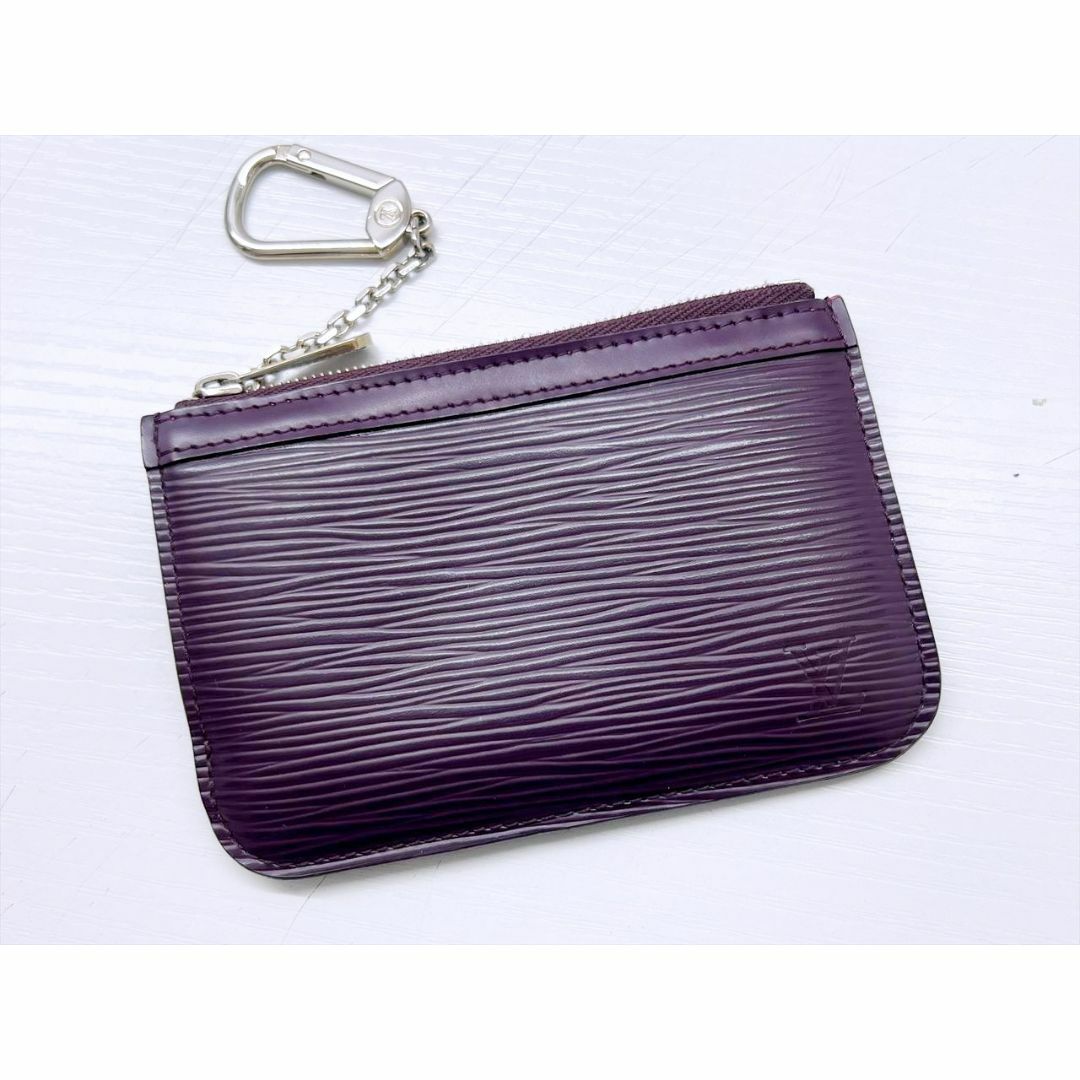 LOUIS VUITTON - 美品　ルイヴィトン　エピ　ポシェットクレ　キーフック付き　コインケース　カシス