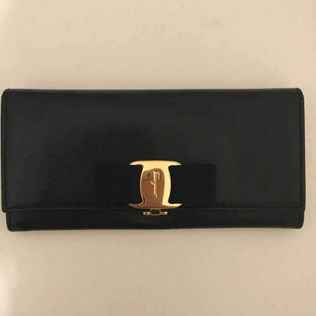 フェラガモ リボン 長財布 ferragamo