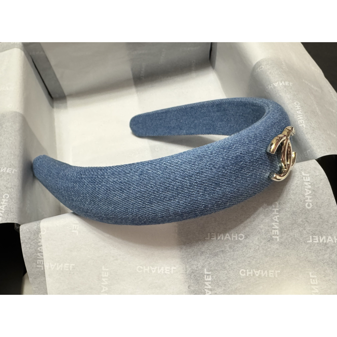 CHANEL - CHANEL シャネル デニム カチューシャ ヘアバンド 新品 CHANEL - CHANEL シャネル デニム カチューシャ ヘアバンド 新品