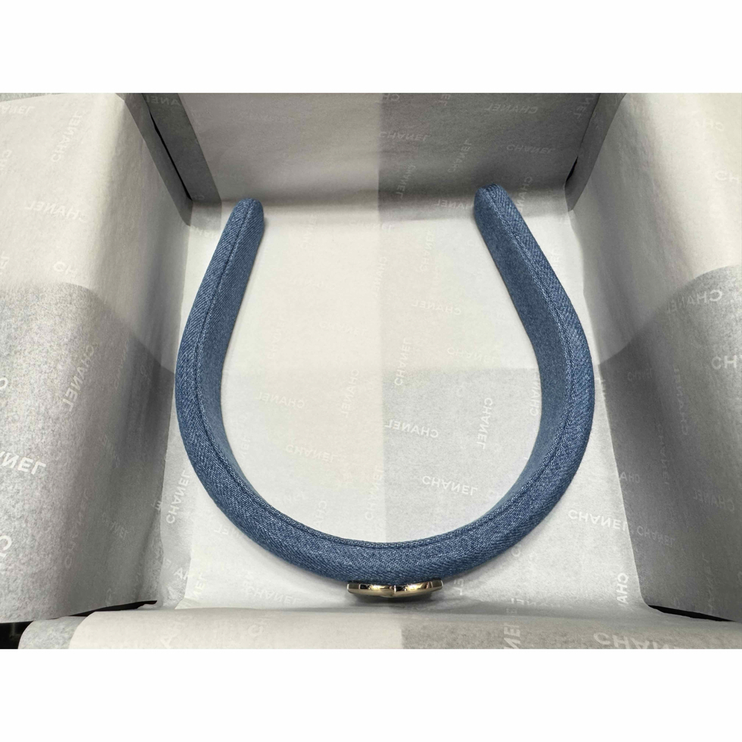 CHANEL - CHANEL シャネル デニム カチューシャ ヘアバンド 新品 CHANEL - CHANEL シャネル デニム カチューシャ ヘアバンド 新品