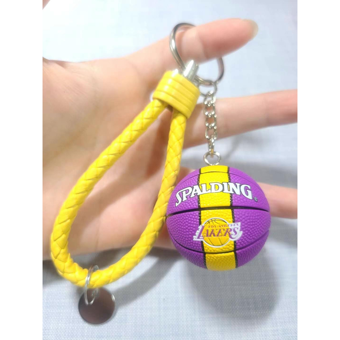 NBA レイカーズ Lakers 3D立体ボール キーホルダー スポーツ/アウトドアのスポーツ/アウトドア その他(バスケットボール)の商品写真