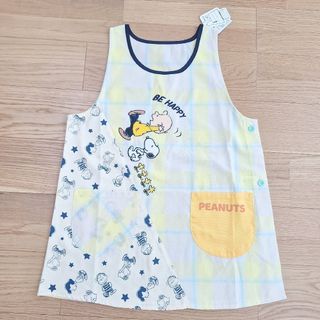 スヌーピー(SNOOPY)の新品タグ付き スヌーピー　エプロン　保育士　介護士　キャラクター 大人用 M～L(日用品/生活雑貨)