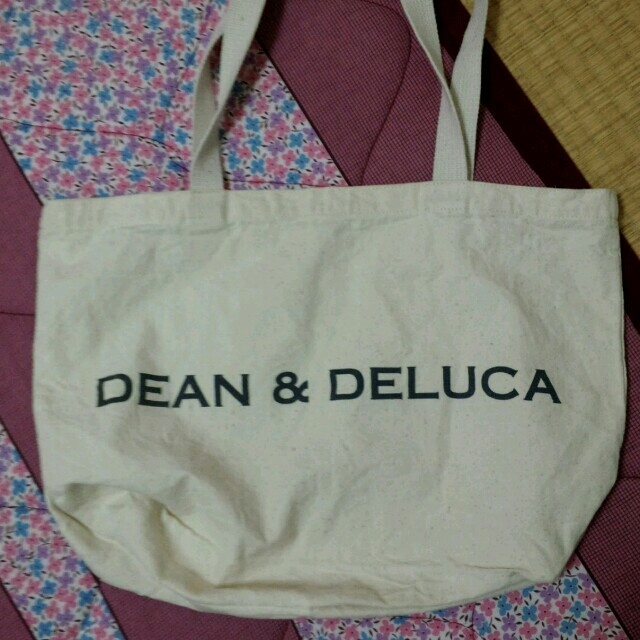 DEAN & DELUCA(ディーンアンドデルーカ)のハンドバッグ２つ レディースのバッグ(ハンドバッグ)の商品写真