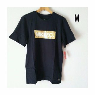 ナイキ(NIKE)の【新品未使用・Mサイズ】NIKE　FC　メタルロゴTシャツ　ブラック(Tシャツ/カットソー(半袖/袖なし))