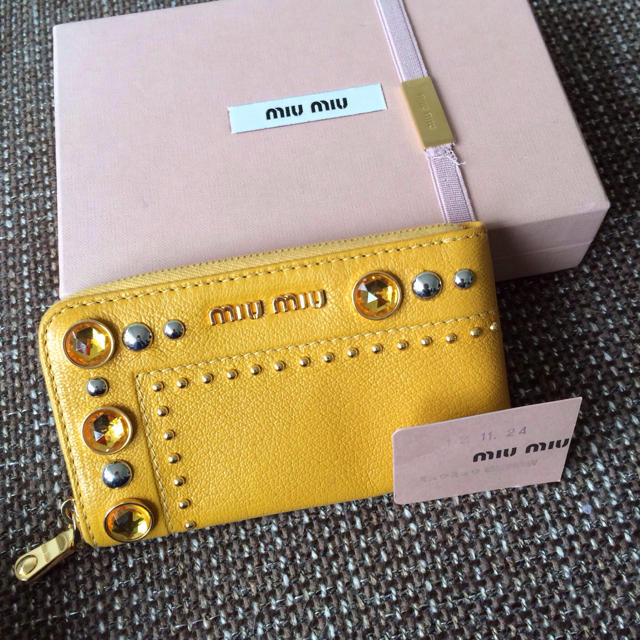 miumiu(ミュウミュウ)のyuriaさま❤︎miumiu❤︎ポーチ レディースのファッション小物(ポーチ)の商品写真