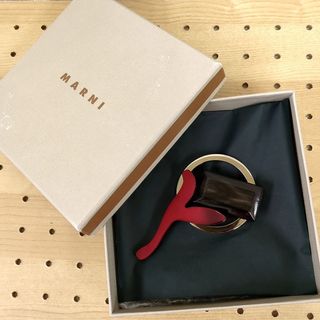 MARNI(ブローチ/コサージュ)のフリマアイテム一覧 MARNI(ブローチ/コサージュ)のフリマアイテム一覧