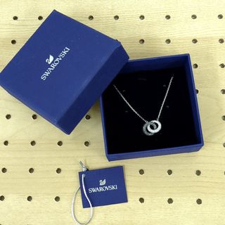 宅配便配送 □新品□未使用□ - SWAROVSKI SWAROVSKI ライン スワロフスキー ネックレス、ペンダント、チョーカー