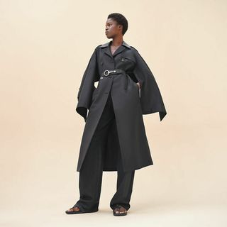 HERMES - 極美品☆HERMES☆シルク100☆軽量☆ベルト付☆ロング HERMES - 極美品☆HERMES☆シルク100☆軽量☆ベルト付☆ロング