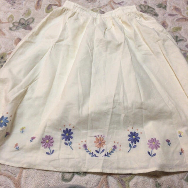 SM2(サマンサモスモス)のエヘカソポ 刺繍スカート レディースのスカート(ひざ丈スカート)の商品写真