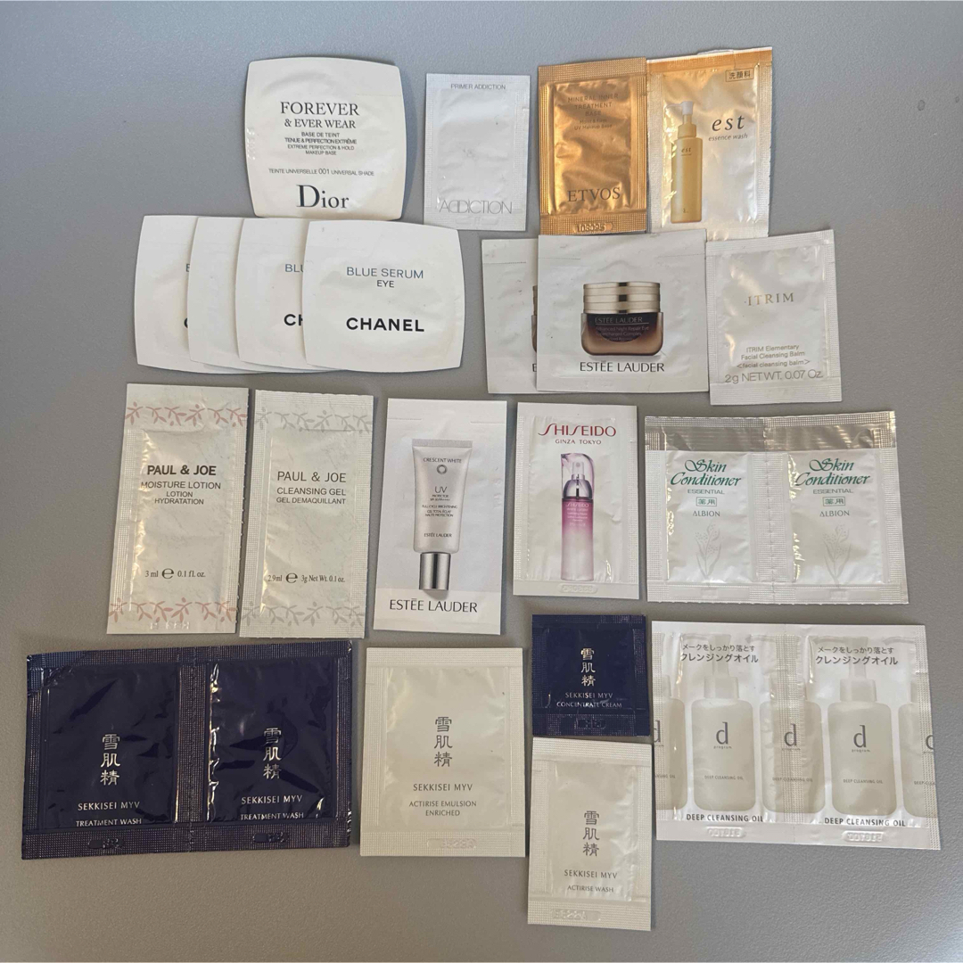 CHANEL(シャネル)のデパコス サンプル 24パック まとめ売り 試供品 コスメ/美容のキット/セット(サンプル/トライアルキット)の商品写真