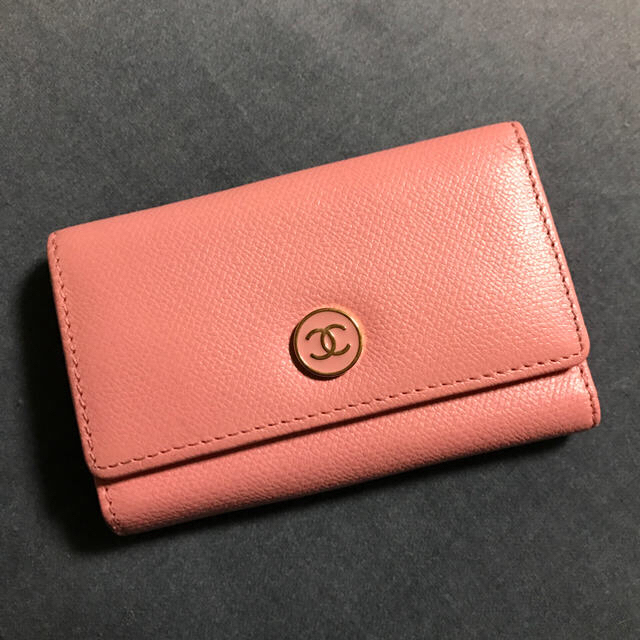 CHANEL(シャネル)の限定値下げ 未使用 CHANEL(シャネル) ココボタン6連フックキーケース レディースのファッション小物(キーケース)の商品写真