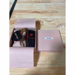 MIU MIU - miumiu(ミュウミュウ) キーホルダー(チャーム)美品 MIU MIU - miumiu(ミュウミュウ) キーホルダー(チャーム)美品