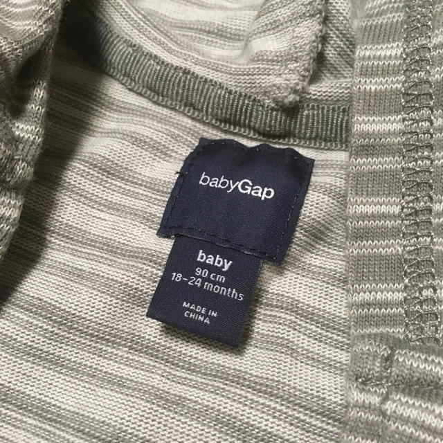 babyGAP(ベビーギャップ)の【美品】Gap  90㎝薄手パーカー キッズ/ベビー/マタニティのキッズ服男の子用(90cm~)(その他)の商品写真