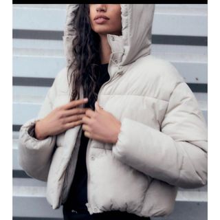 ZARA - 【完売品】ZARA ザラ ベルト付きフードダウンジャケット ZARA - 【完売品】ZARA ザラ ベルト付きフードダウンジャケット