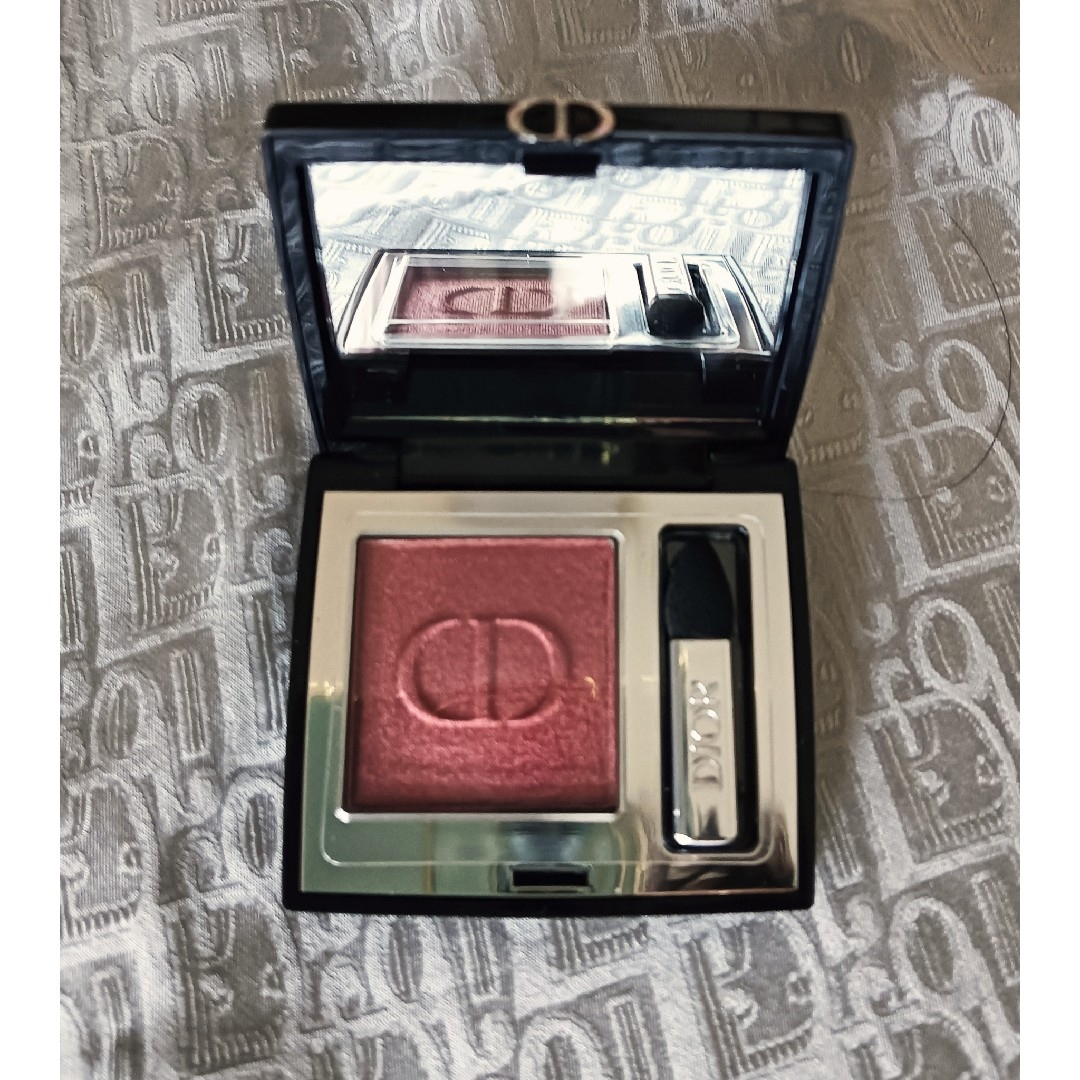 Christian Dior(クリスチャンディオール)の【ディオール】☆新品☆ショウ モノ クルール （775 レッドウッド タータン） コスメ/美容のベースメイク/化粧品(アイシャドウ)の商品写真