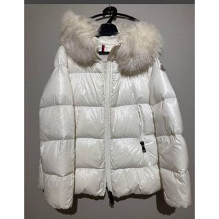 MONCLER(ダウンジャケット ・ ホワイト/白色系)のフリマ MONCLER(ダウンジャケット ・ ホワイト/白色系)のフリマ