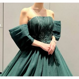 カラードレス 深めな緑 ベアトップ 姫袖 ロングトレーン 編み上げ 披露宴(ウェディングドレス)