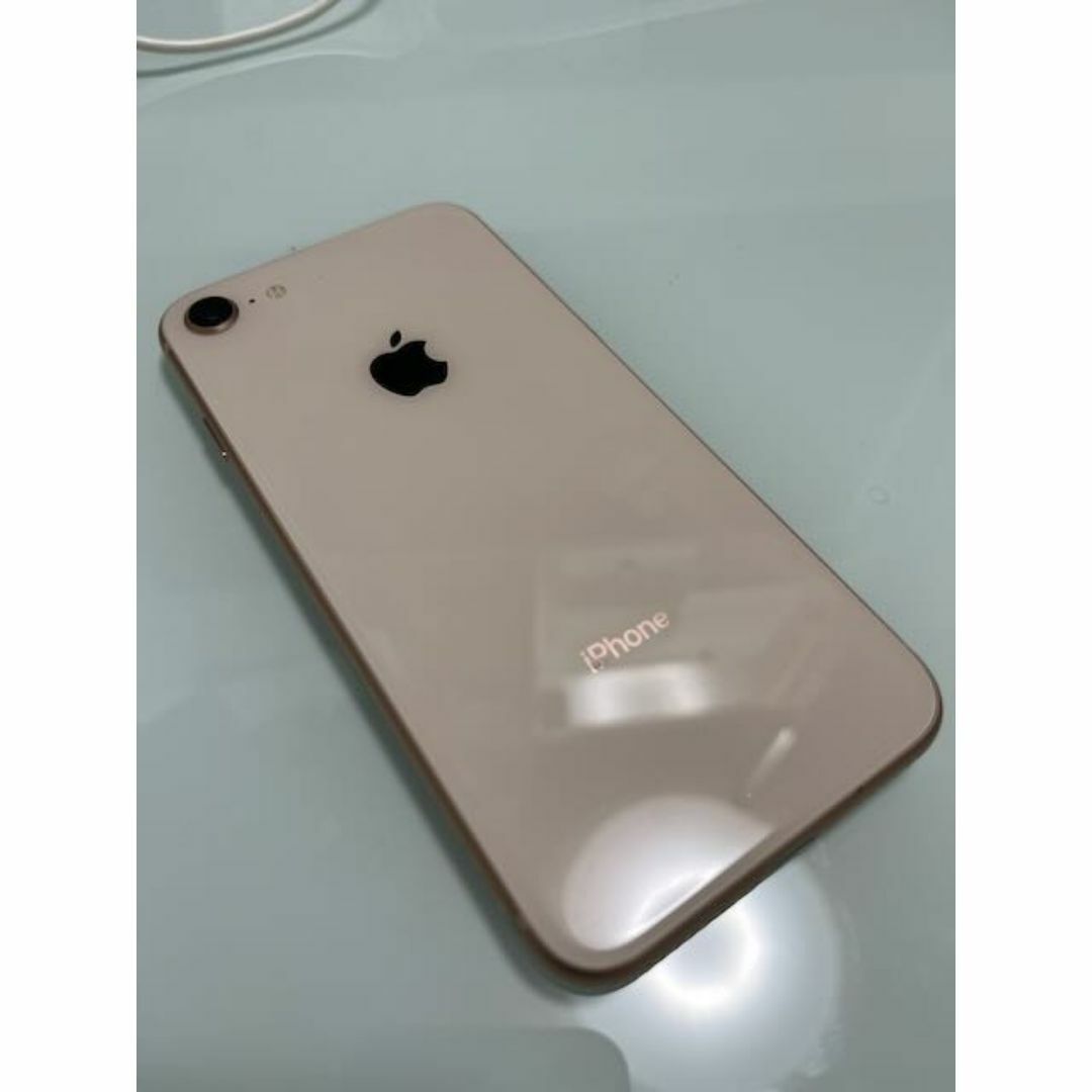 Apple(アップル)の【バッテリー92％】iPhone8 本体 64GB ゴールド 美品 スマホ/家電/カメラのスマートフォン/携帯電話(スマートフォン本体)の商品写真
