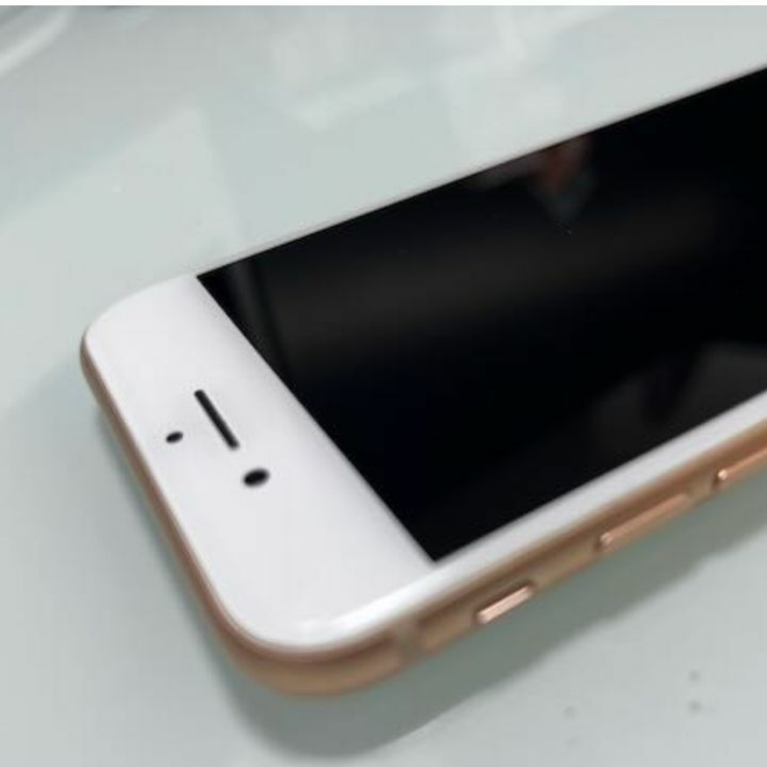 Apple(アップル)の【バッテリー92％】iPhone8 本体 64GB ゴールド 美品 スマホ/家電/カメラのスマートフォン/携帯電話(スマートフォン本体)の商品写真