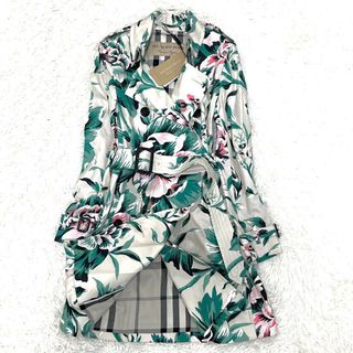 BURBERRY(花柄 ・ トレンチコート)のフリマアイテム一覧 BURBERRY(花柄 ・ トレンチコート)のフリマアイテム一覧