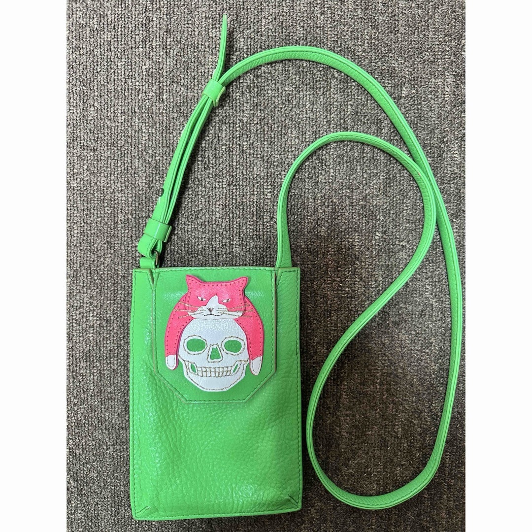 アテンペ atempeレザー スマホショルダー