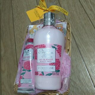 ロクシタン(L'OCCITANE)のロクシタン＊ギフトセット（ボディミルク&ハンドクリーム♡）(ボディローション/ミルク)