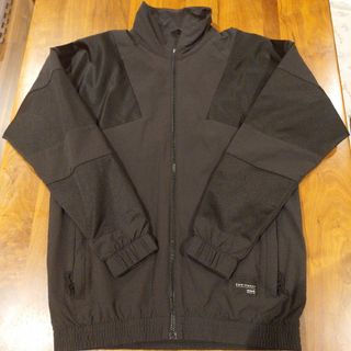 adidas - adidas ゴルフ 万国旗タグ zipジャケット スリーライン adidas - adidas ゴルフ 万国旗タグ zipジャケット スリーライン