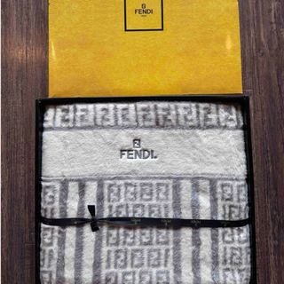 FENDI(毛布)のフリマアイテム一覧 FENDI(毛布)のフリマアイテム一覧
