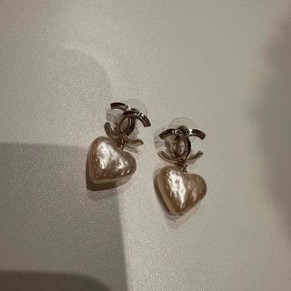 CHANEL - CHANEL シャネル ココマーク ピアス ゴールド 新品 未 CHANEL - CHANEL シャネル ココマーク ピアス ゴールド 新品 未