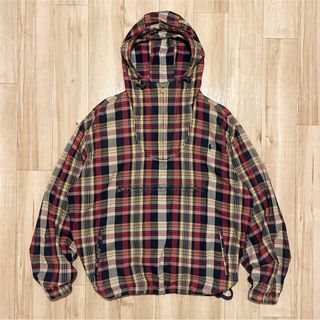シュプリームXL supreme 迷彩 マウンテンパーカー 赤チェック内側 シュプリームXL supreme 迷彩 マウンテンパーカー 赤チェック内側