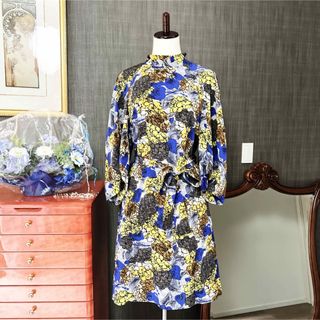 PRADA - PRADA Re-Nylon ロゴプレート エプロンフラップ ミニ PRADA - PRADA Re-Nylon ロゴプレート エプロンフラップ ミニ