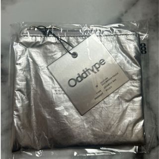 GIVENCHY(ポーチ ・ シルバー/銀色系)のフリマアイテム一覧 GIVENCHY(ポーチ ・ シルバー/銀色系)のフリマアイテム一覧
